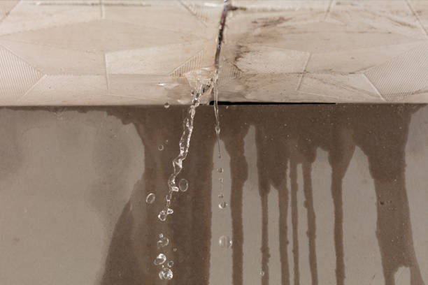 Professional Water Extraction technician working in Sharon, PA